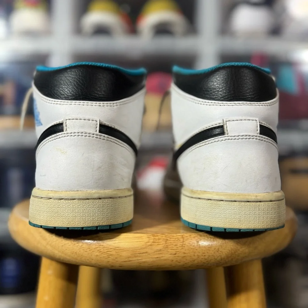 Jordan One Mid “Blue Laser”